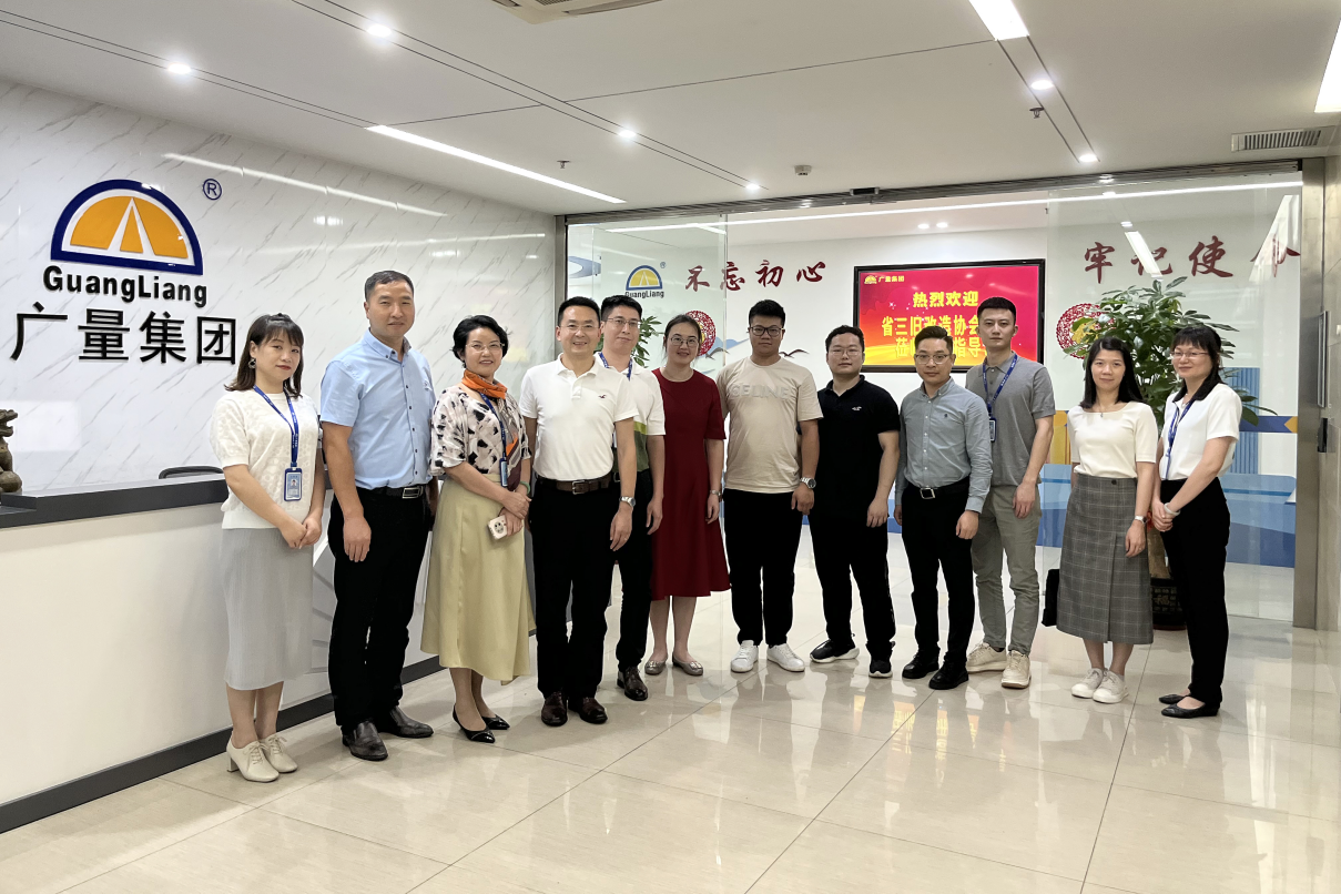 广东省三旧刷新协会秘书长田灼烁一行走访调研威客电竞VKGAME集团