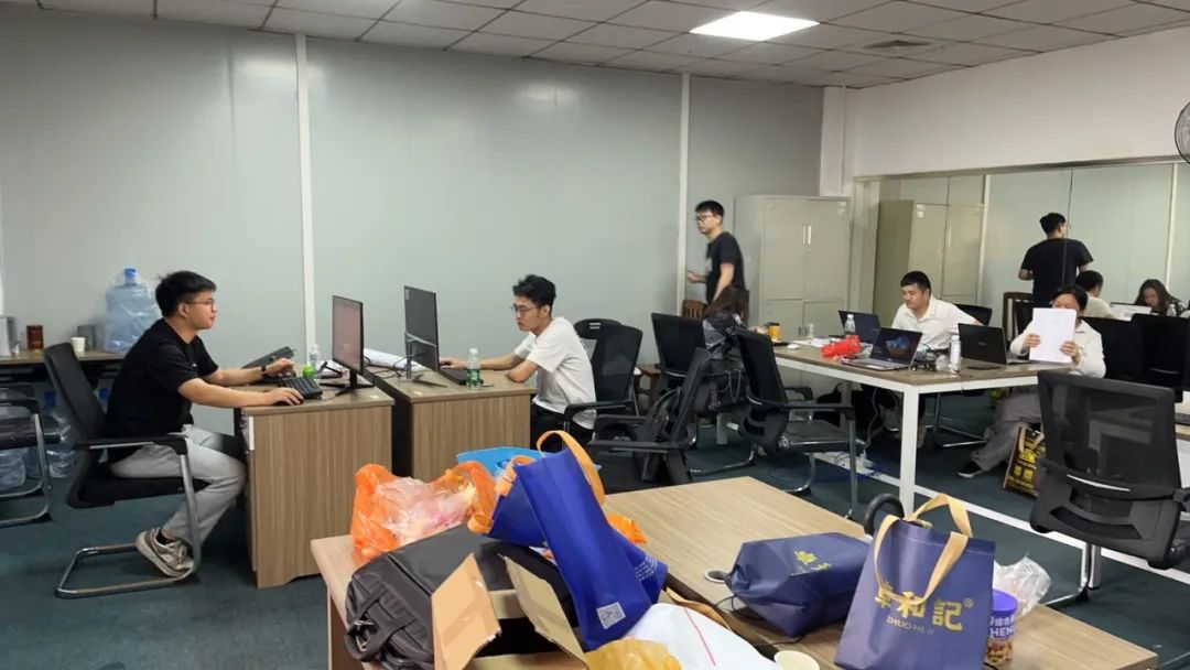 《致敬，，，奋斗的青春》